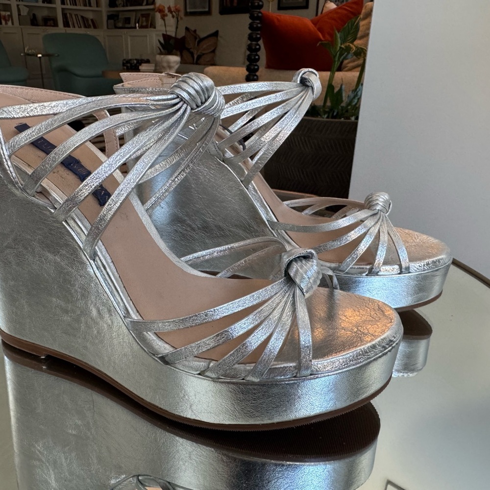 Stuart Weitzman Shimmering Saffron Silver Platform Wedges SZ 7½